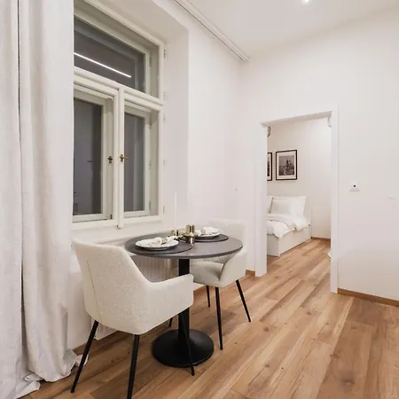 Charming & Cozy - 15 Min To Center Apartamento *