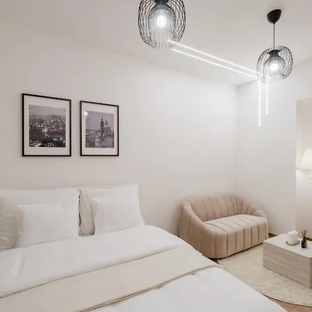 Charming & Cozy - 15 Min To Center 아파트