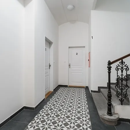 Charming & Cozy - 15 Min To Center Apartamento Praga