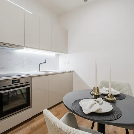 Charming & Cozy - 15 Min To Center Prague